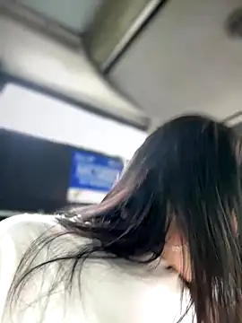 Snapshot of __IRIS__ chatting on November 6, 2:40 pm IRIS online show from November 6, 2:40 pm