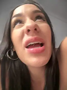 Snapshot of __IRIS__ chatting on November 20, 5:34 pm IRIS online show from November 20, 5:34 pm