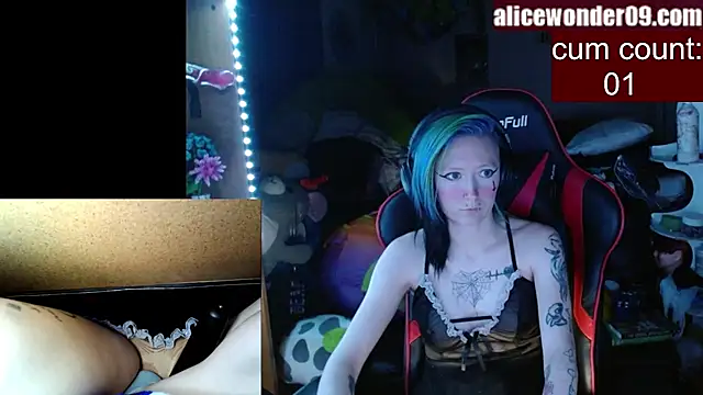 alicewonder09 online show from February 14, 4:04 am