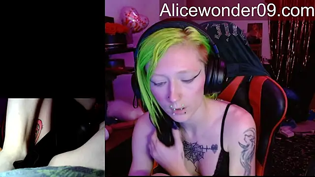 alicewonder09 online show from March 9, 4:27 am