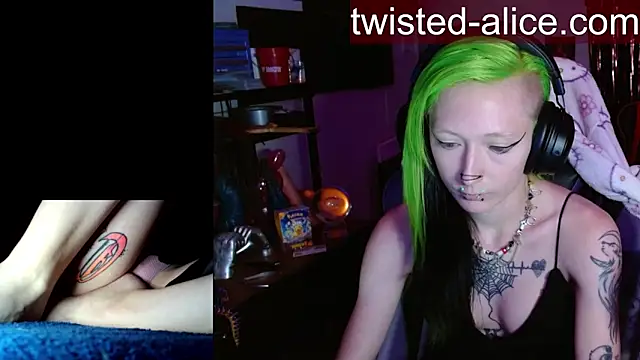 alicewonder09 online show from June 15, 3:09 am