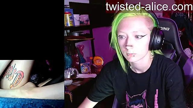 alicewonder09 online show from June 21, 2:58 am