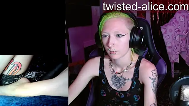 alicewonder09 online show from June 26, 3:11 am