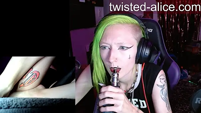 alicewonder09 online show from June 28, 3:12 am