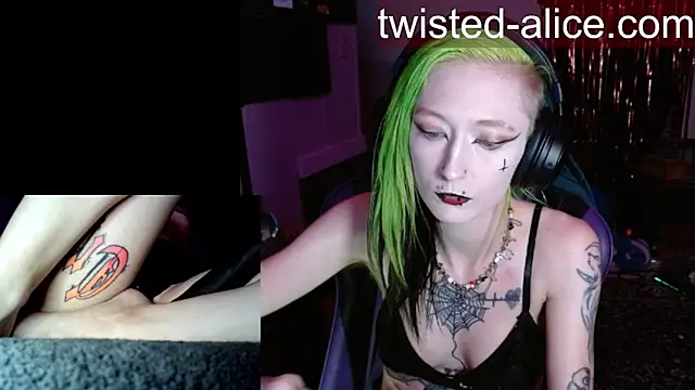 alicewonder09 online show from July 1, 3:30 am