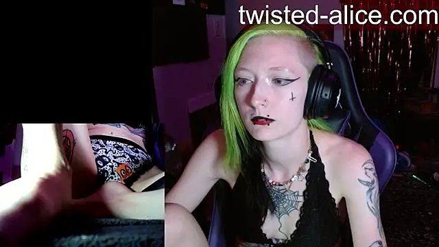 alicewonder09 online show from July 2, 3:23 am