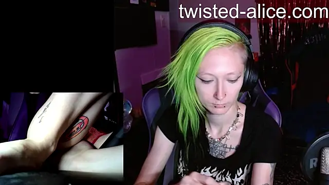 alicewonder09 online show from July 6, 3:25 am