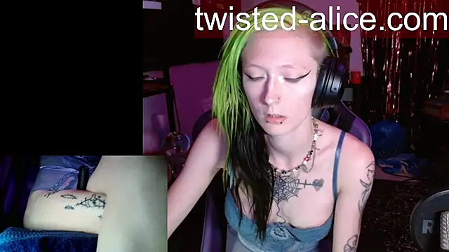 alicewonder09 online show from July 10, 3:11 am