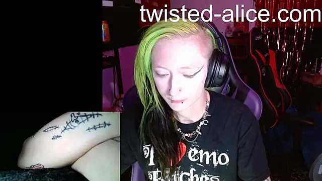 alicewonder09 online show from July 27, 3:13 am