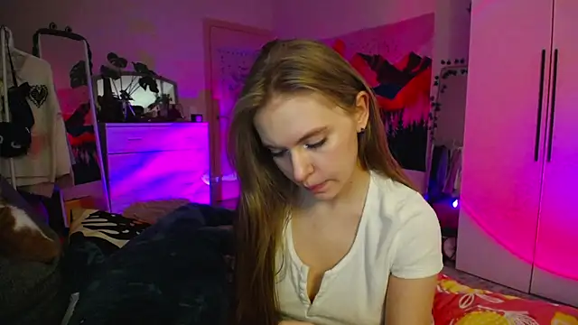 KittyNeon online show from December 20, 5:29 pm