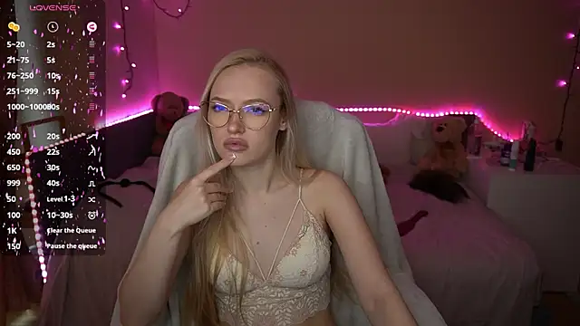 AmandaFiree online show from February 11, 7:13 am