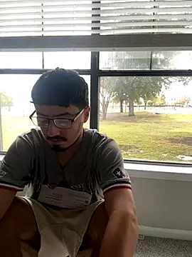 Snapshot of Bbyboyivan chatting on November 30, 7:18 pm Bbyboyivan online show from November 30, 7:18 pm