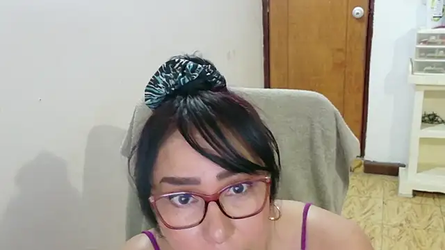 hottplay online show from October 26, 3:18 pm