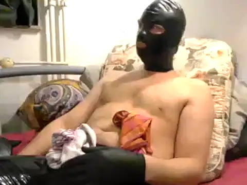 Snapshot of turnsen4y chatting on November 20, 5:23 pm turnsen4y online show from November 20, 5:23 pm