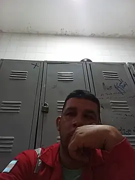 Snapshot of El-reyleon chatting on June 22, 7:00 pm El-reyleon online show from June 22, 7:00 pm