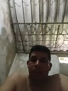 Snapshot of El-reyleon chatting on July 16, 3:29 pm El-reyleon online show from July 16, 3:29 pm