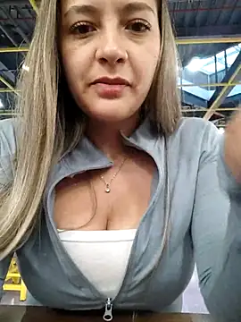 Snapshot of alana_69 chatting on June 25, 10:58 pm alana 69 online show from June 25, 10:58 pm