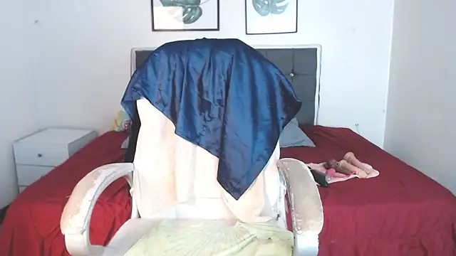 selena yourmilf online show from May 25, 5:41 pm