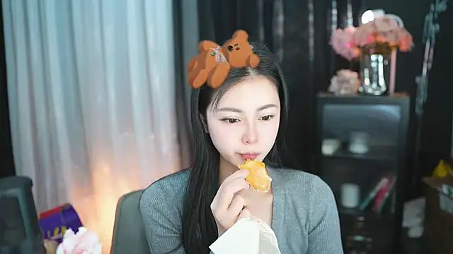 Snapshot of Ocean--Lili chatting on March 13, 2:12 pm Ocean--Lili online show from March 13, 2:12 pm