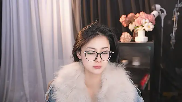 Snapshot of Ocean--Lili chatting on March 20, 2:32 pm Ocean--Lili online show from March 20, 2:32 pm