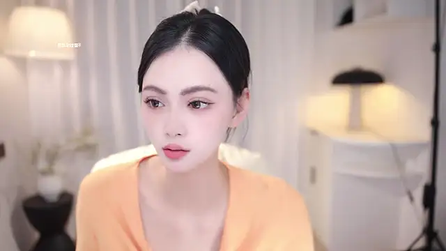 Snapshot of Ocean--Lili chatting on October 19, 2:18 pm Ocean--Lili online show from October 19, 2:18 pm