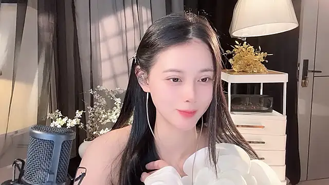 Ocean--Lili online show from April 30, 8:57 pm