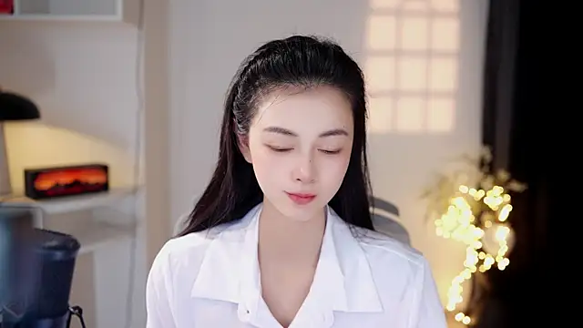 Ocean--Lili online show from July 23, 2:15 pm