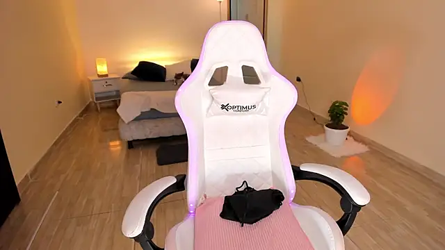 Snapshot of carleee_winter chatting on January 12, 4:31 am carleee winter online show from January 12, 4:31 am