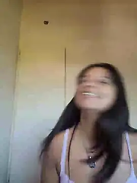 Snapshot of ZaraHoney chatting on December 9, 10:32 am ZaraHoney online show from December 9, 10:32 am