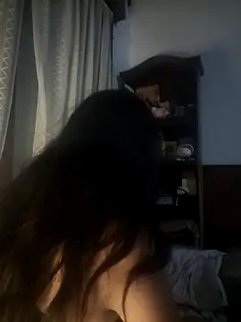 Snapshot of ZaraHoney chatting on February 5, 5:52 am ZaraHoney online show from February 5, 5:52 am