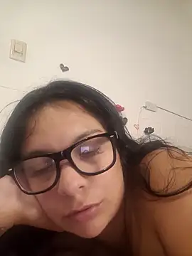 Snapshot of ZaraHoney chatting on February 16, 2:32 pm ZaraHoney online show from February 16, 2:32 pm