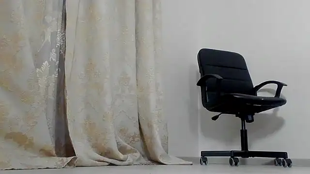 Snapshot of MarciaColins chatting on February 9, 1:44 am MarciaColins online show from February 9, 1:44 am