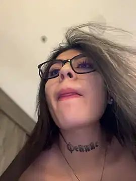 Snapshot of Sarasanders_4 chatting on March 12, 3:46 am Sarasanders 4 online show from March 12, 3:46 am