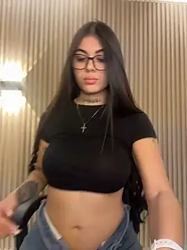 Snapshot of Sarasanders_4 chatting on November 9, 2:10 am Sarasanders 4 online show from November 9, 2:10 am