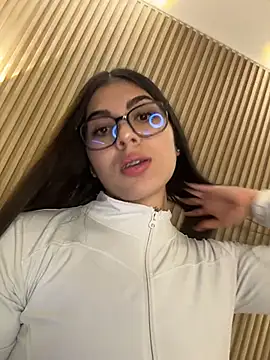 Snapshot of Sarasanders_4 chatting on November 12, 2:45 am Sarasanders 4 online show from November 12, 2:45 am