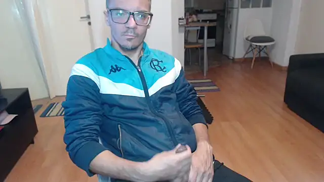 guachin hunk online show from June 5, 3:24 am