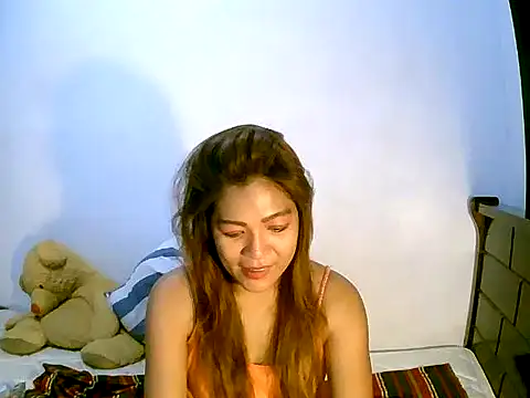 Snapshot of sweetvirginia01 chatting on February 13, 8:48 am sweetvirginia01 online show from February 13, 8:48 am