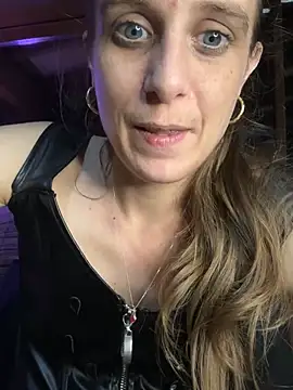 Snapshot of LadyChantale chatting on January 21, 5:41 pm LadyChantale online show from January 21, 5:41 pm