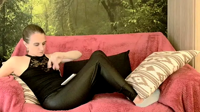 Snapshot of LadyChantale chatting on February 17, 7:53 pm LadyChantale online show from February 17, 7:53 pm