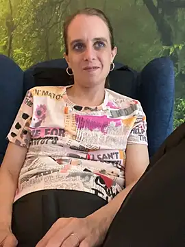 Snapshot of LadyChantale chatting on March 22, 10:15 pm LadyChantale online show from March 22, 10:15 pm