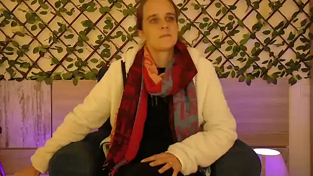 Snapshot of LadyChantale chatting on October 20, 7:53 am LadyChantale online show from October 20, 7:53 am