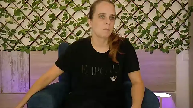 Snapshot of LadyChantale chatting on October 23, 8:24 am LadyChantale online show from October 23, 8:24 am