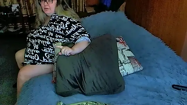 sex2 online show from March 18, 10:37 pm