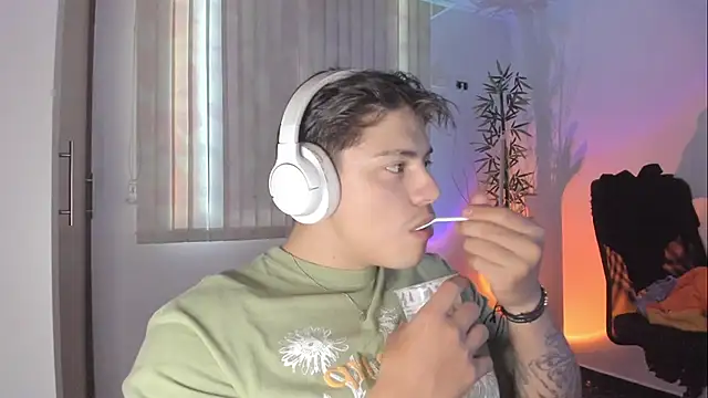 Snapshot of Giordano_Russo chatting on August 2, 9:57 pm Giordano Russo online show from August 2, 9:57 pm