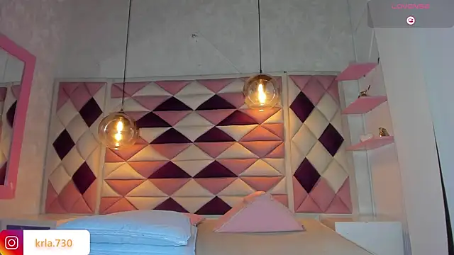 Snapshot of _kaarla_ chatting on March 10, 9:21 am kaarla online show from March 10, 9:21 am