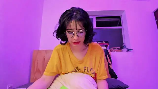  Lunnaa  online show from December 19, 1:28 am