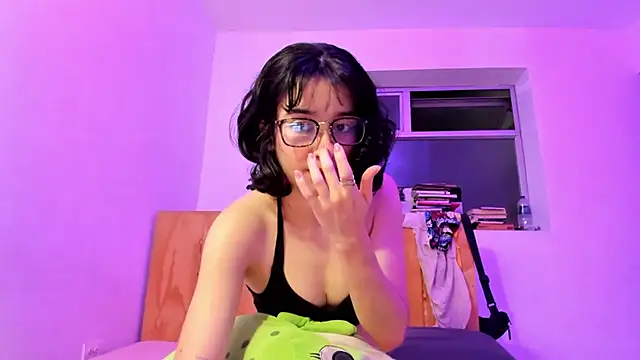 Snapshot of _Lunnaa_ chatting on January 13, 3:01 am Lunnaa online show from January 13, 3:01 am