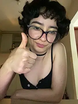 Snapshot of _Lunnaa_ chatting on March 16, 5:55 am Lunnaa online show from March 16, 5:55 am