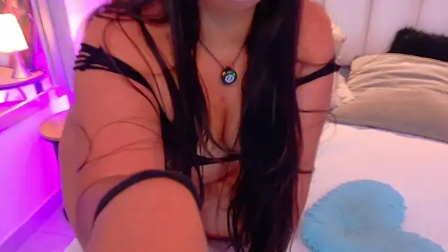 Snapshot of ValenScott1 chatting on July 28, 3:43 pm ValenScott1 online show from July 28, 3:43 pm