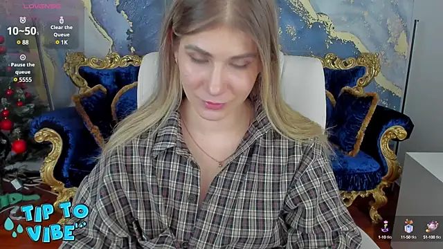 Snapshot of CassandraGood chatting on January 16, 12:42 pm CassandraGood online show from January 16, 12:42 pm